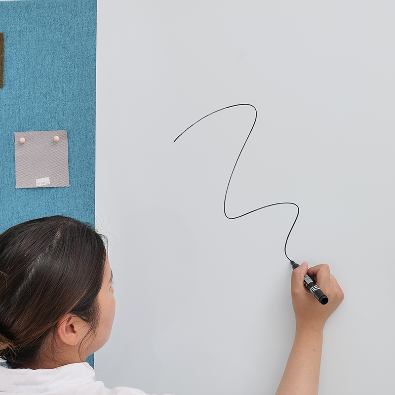 Wit schrijfakoestisch bord voor kantoorvergaderruimte, stof omwikkeld met magnetisch gehard glas, geluidsabsorberend met schrijven